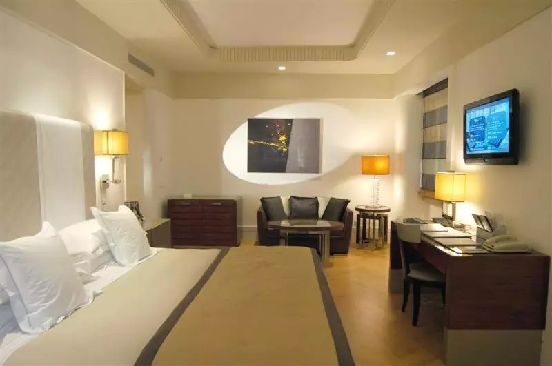 سوییت جونیور, Meliá Genova