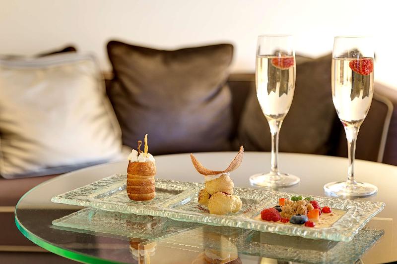 Полулюкс, Meliá Genova