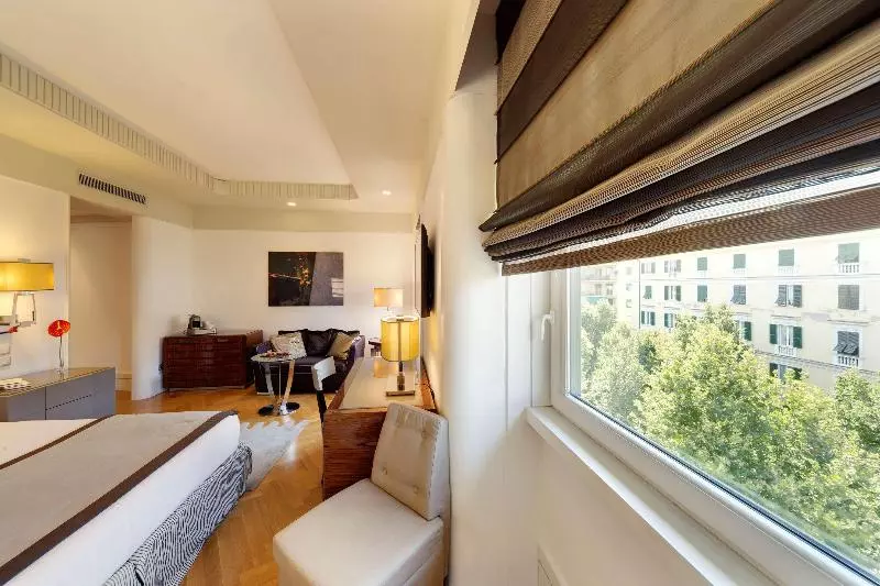 سوییت جونیور, Meliá Genova