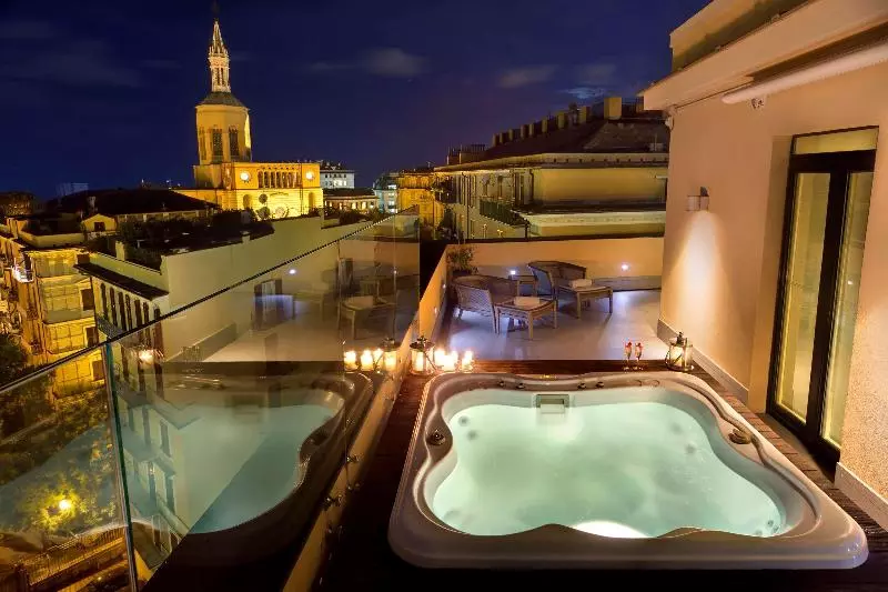 Suite with Terrace, Meliá Genova