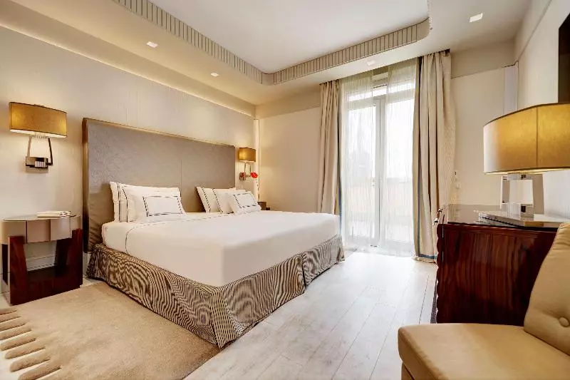 Suite with Terrace, Meliá Genova