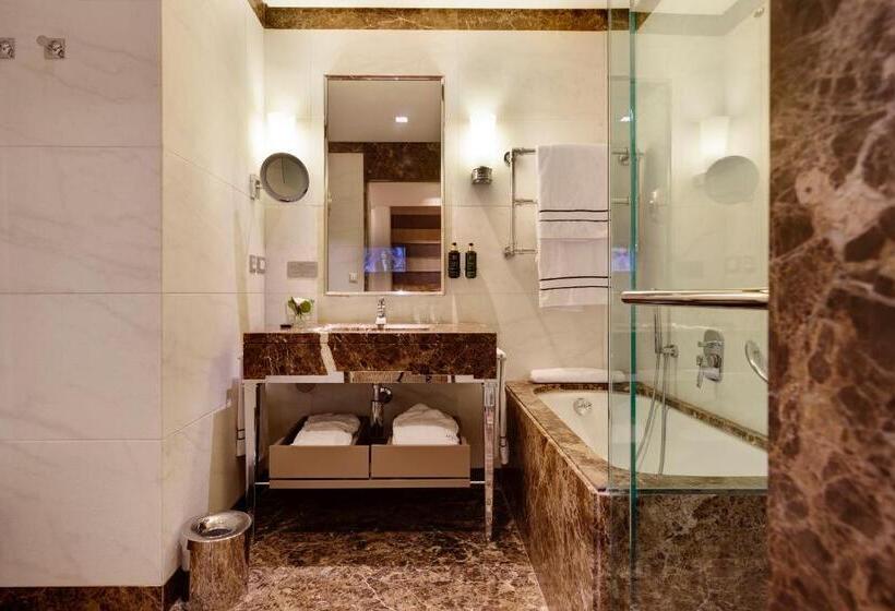 Номер Стандарт, Meliá Genova