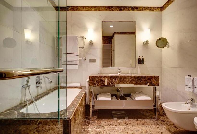 Классический Номер, Meliá Genova