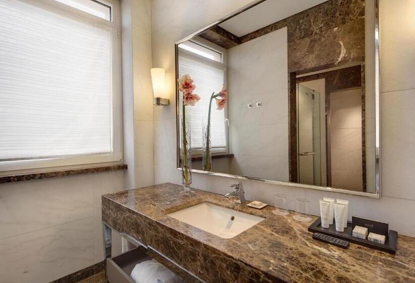 Полулюкс Одноместный с Террасой, Meliá Genova