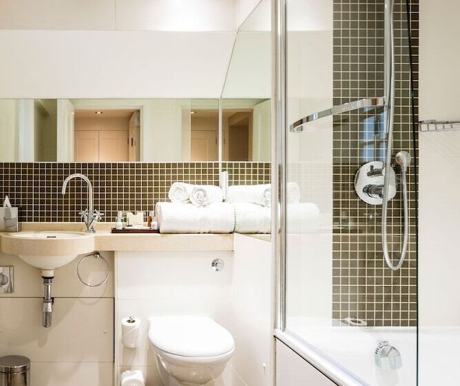 标准间, Montagu Place