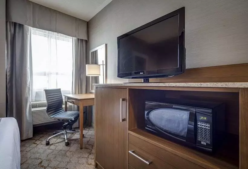 ダブルベッドスタンダードルーム, Monte Carlo Inn Vaughan Suites