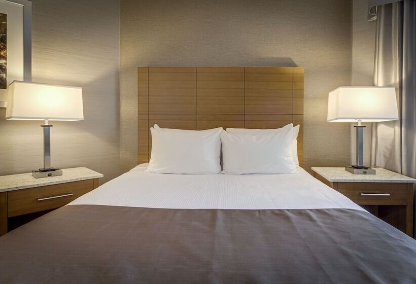 غرفة قياسية سرير مزدوج, Monte Carlo Inn Vaughan Suites