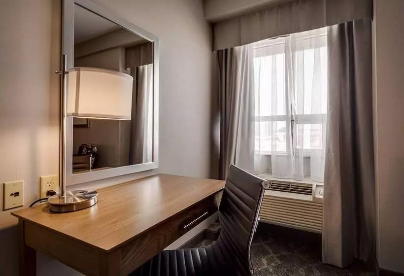 2ダブルベッドのスタンダードルーム, Monte Carlo Inn Vaughan Suites
