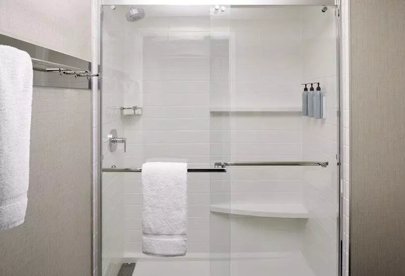 سوییت, Residence Inn By Marriott Montreal Airport
