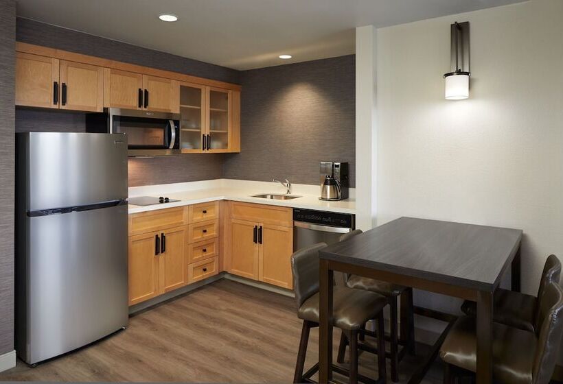 标准工作室带阳台, Residence Inn By Marriott Montreal Airport