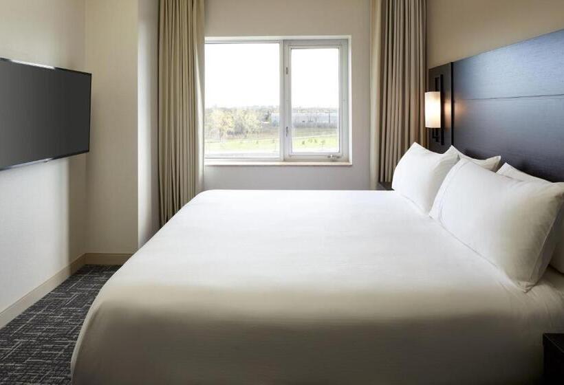 Suite Lit King, Residence Inn By Marriott Montreal Airport