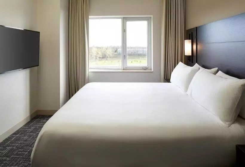 سوئیت با تخت بزرگ, Residence Inn By Marriott Montreal Airport