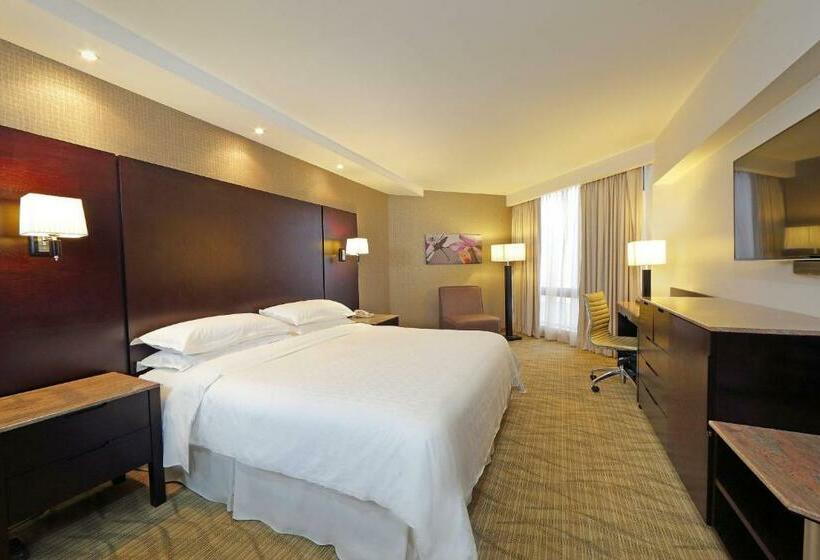 Номер Deluxe Кровать Кинг Вид на Город, Sheraton Grand Panama