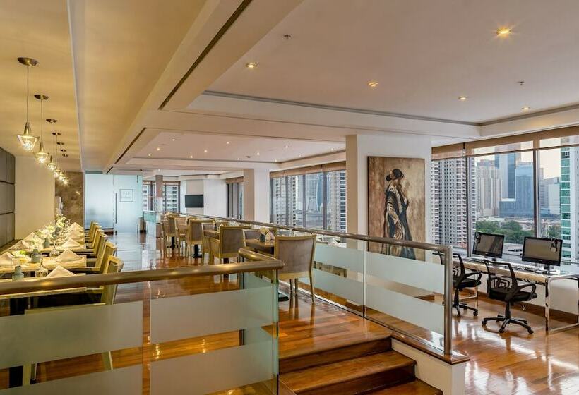 חדר קלאב, Sheraton Grand Panama