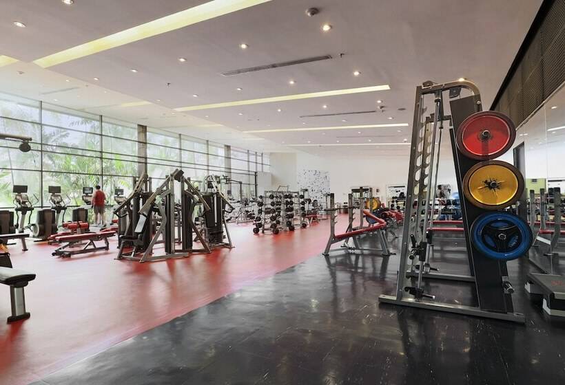 Номер Клуб, Sheraton Grand Panama