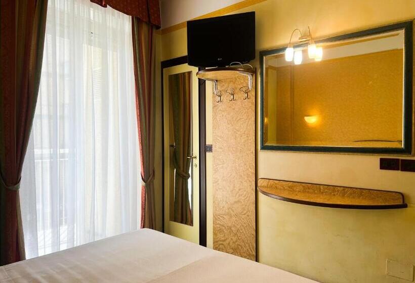 اتاق استاندارد چهارنفره با بالکن, Soleblu