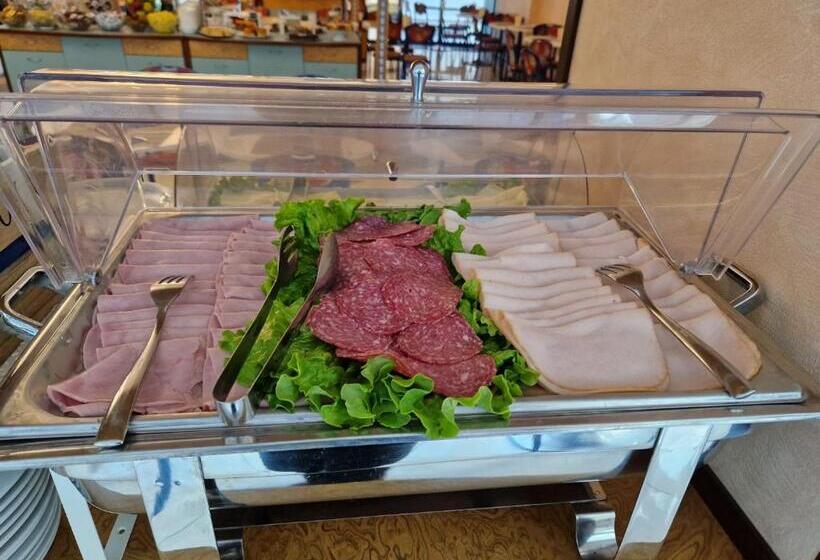 اتاق استاندارد چهارنفره با بالکن, Soleblu