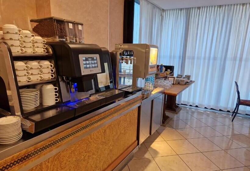 اتاق استاندارد چهارنفره با بالکن, Soleblu