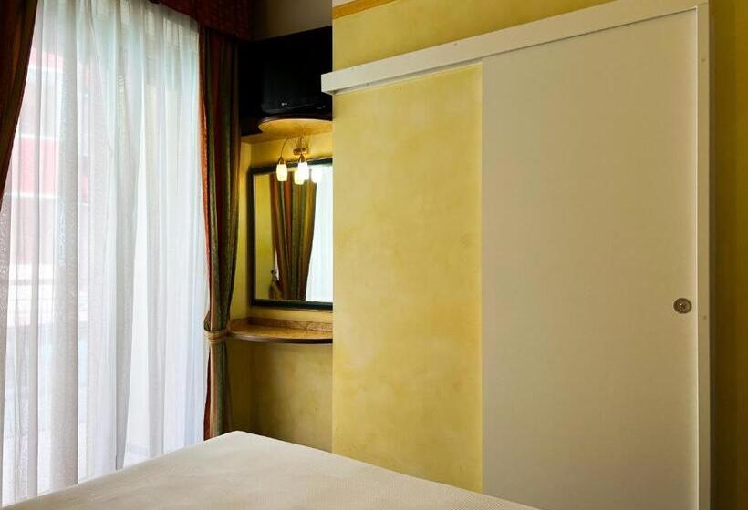 اتاق خانوادگی, Soleblu