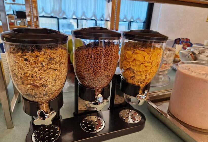 اتاق استاندارد سه تخته با بالکن, Soleblu