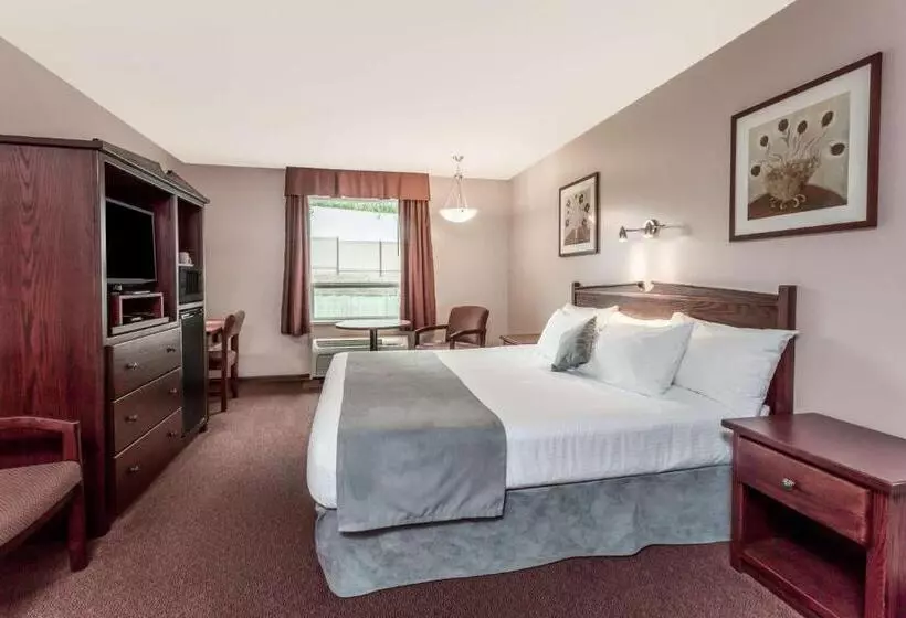 اتاق استاندارد با تخت بزرگ, Super 8 By Wyndham Lake Country/winfield Area