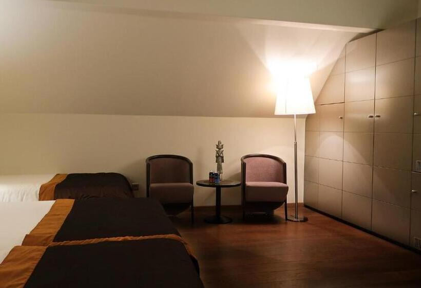 豪华三人间, Van Eyck