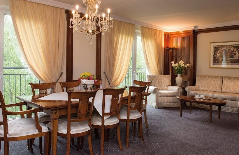 Люкс, Victor S Residenz Hotel Saarbrücken