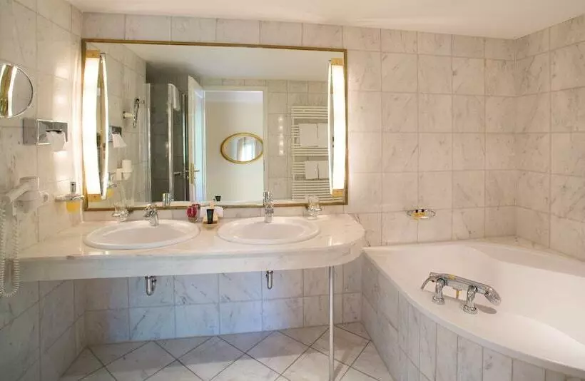 سوییت جونیور, Victor S Residenz Hotel Saarbrücken