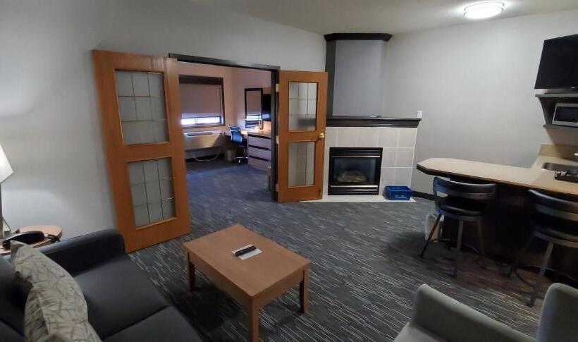 Superior Suite, Wingate By Wyndham Lethbridge