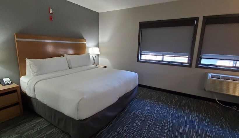 Superior Suite, Wingate By Wyndham Lethbridge