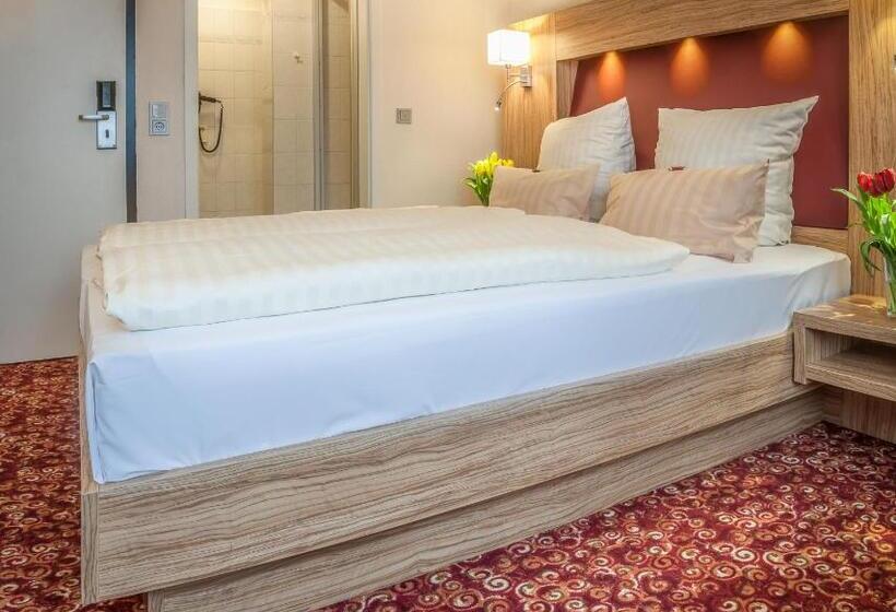 غرفة قياسية, City