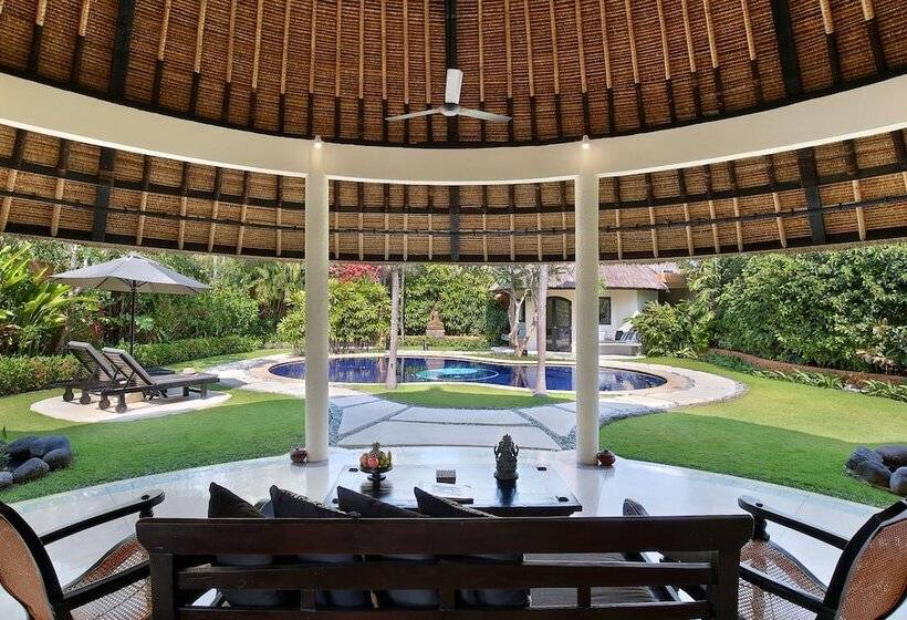 فيلا 3 غرف نوم مزودة بحمام سباحة, Impiana Private Villas Seminyak