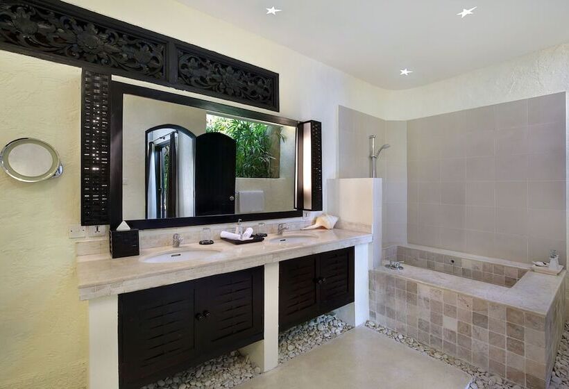 فيلا 3 غرف نوم مزودة بحمام سباحة, Impiana Private Villas Seminyak