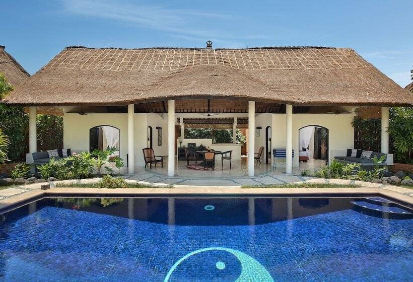 Вилла 3 Спальни с Бассейном, Impiana Private Villas Seminyak
