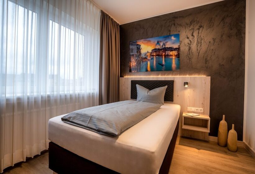 חדר קומפורט יחיד, Monopol