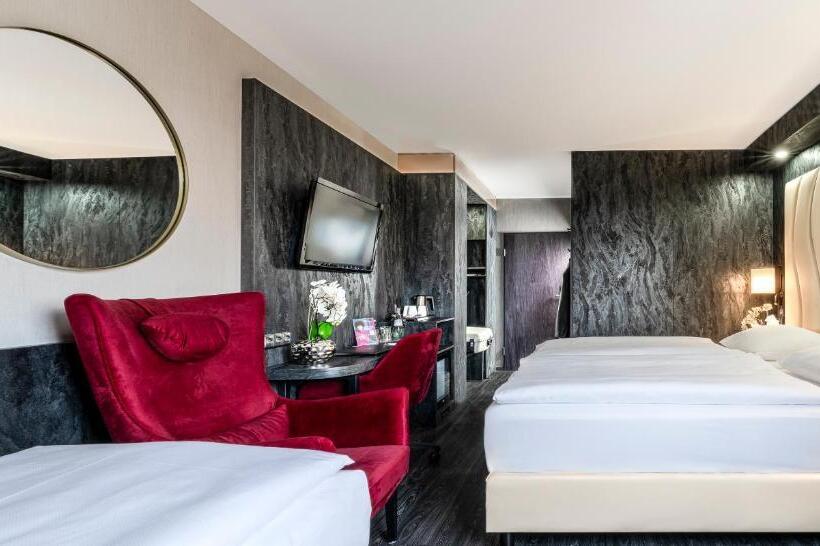 스탠다드 트리플 룸, Plaza Inn Mühldorf