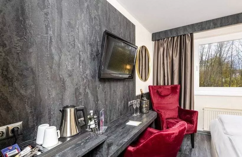 Comfort Yhden Hengen Huone, Plaza Inn Mühldorf