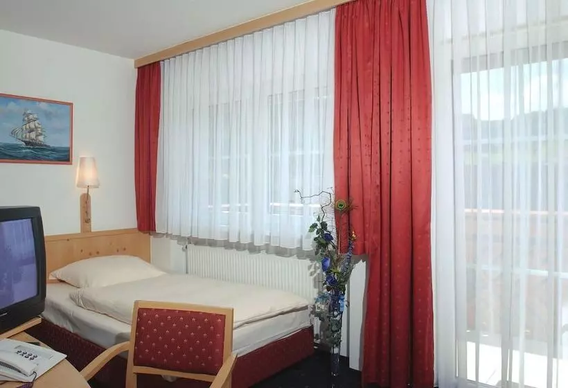 Standard Yhden Hengen Huone, Landpension Postwirt