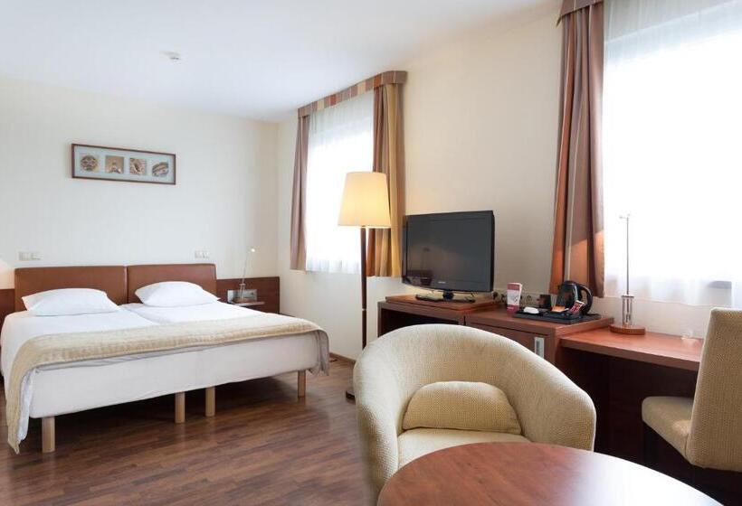 سوییت جونیور, Qubus Hotel Gliwice