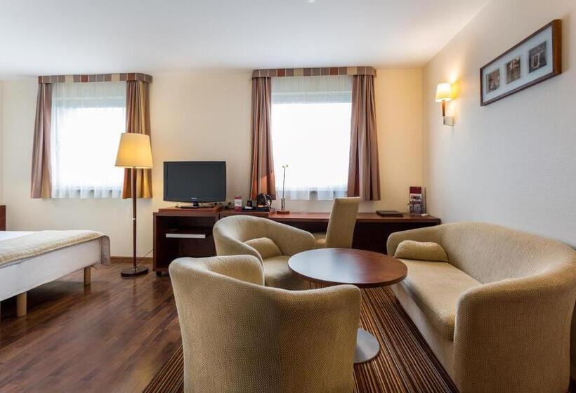 سوییت جونیور, Qubus Hotel Gliwice