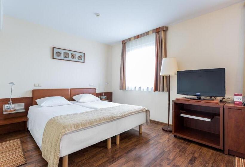 سوییت جونیور, Qubus Hotel Gliwice