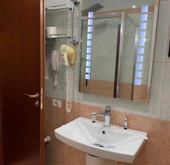 اتاق استاندارد با تخت بزرگ, Samaa