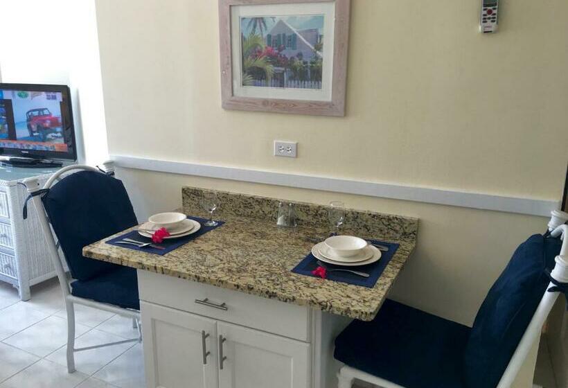 استودیوی استاندارد, Sandyport Beach Resort