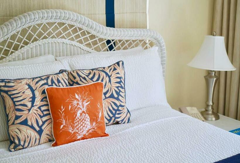 استودیوی استاندارد, Sandyport Beach Resort