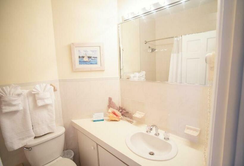 استودیوی استاندارد, Sandyport Beach Resort