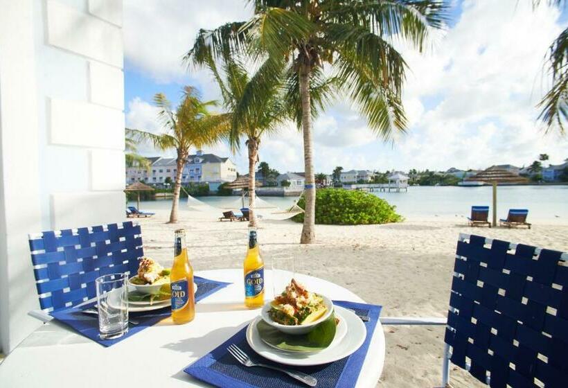 سوییت, Sandyport Beach Resort