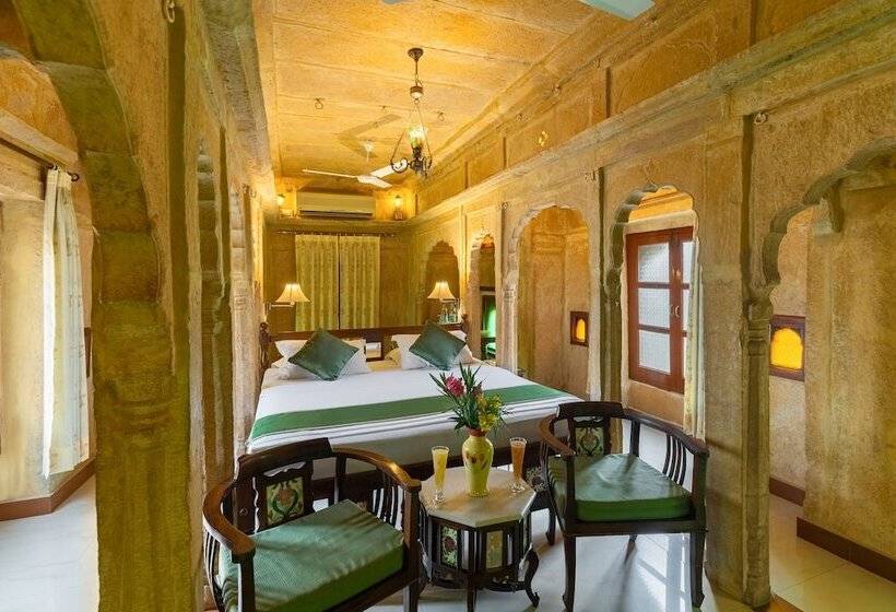 Люкс, Welcomheritage Mandir Palace