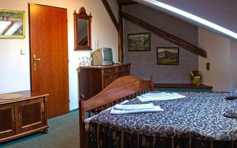 Standard Szoba, Zlatá Stoupa