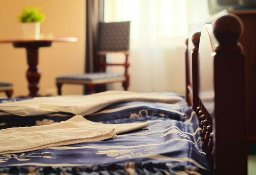 Standard Szoba, Zlatá Stoupa