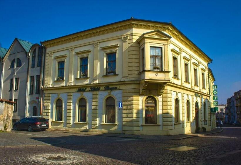 Családi Szoba, Zlatá Stoupa